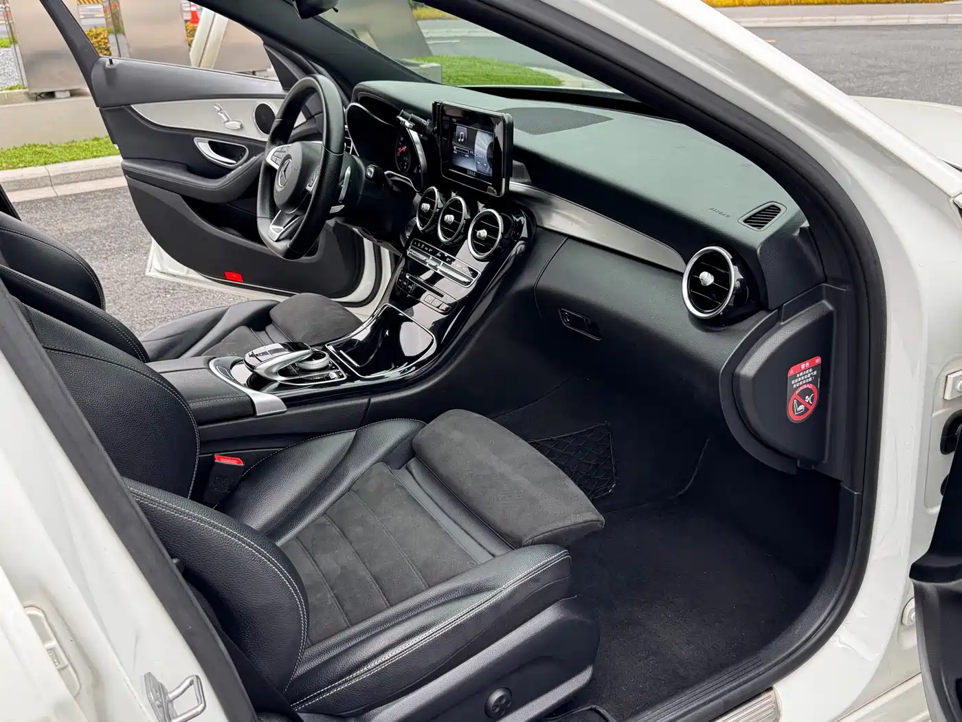 Mercedes-Benz C-Class 2017 Facelift C 200 Sport Edition фото 9