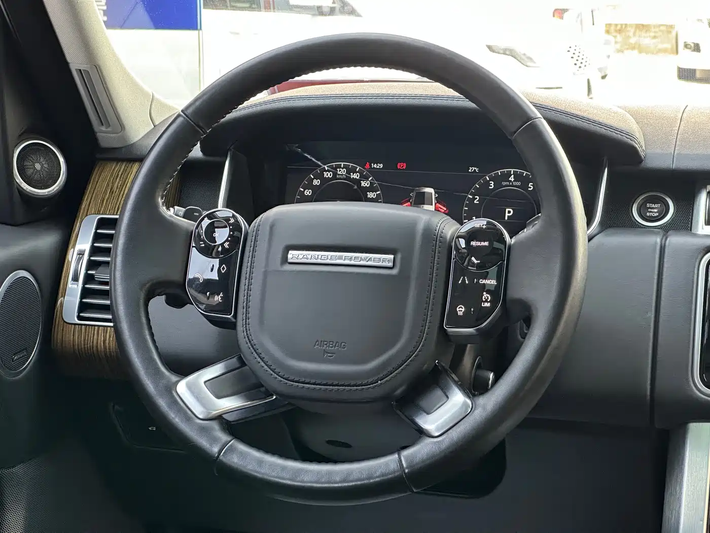 Land Rover Range Rover 2018 3.0 SC V6 Vogue SE Genesis Extended Edition фото 6