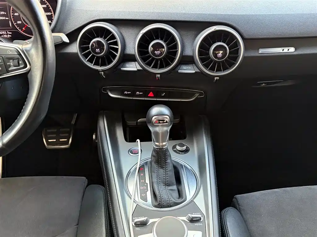 Audi TT 2015 TT Coupe 45 TFSI фото 14