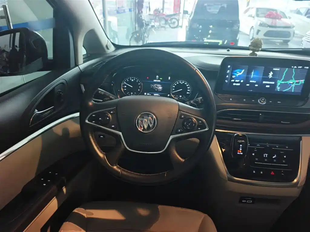Фото 11 - Buick GL8