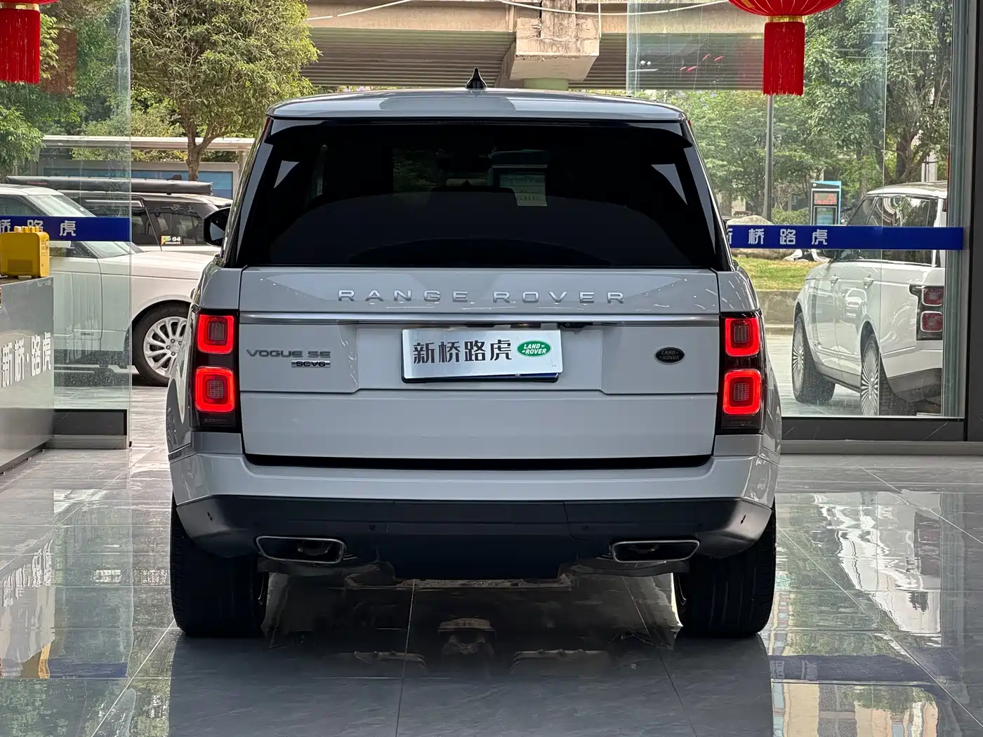 Land Rover Range Rover 2018 3.0 SC V6 Vogue SE Genesis Extended Edition фото 16