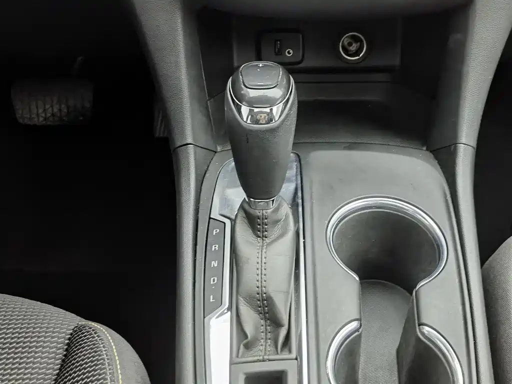 Chevrolet Equinox 2018 535T Automatic Galloping Edition фото 13