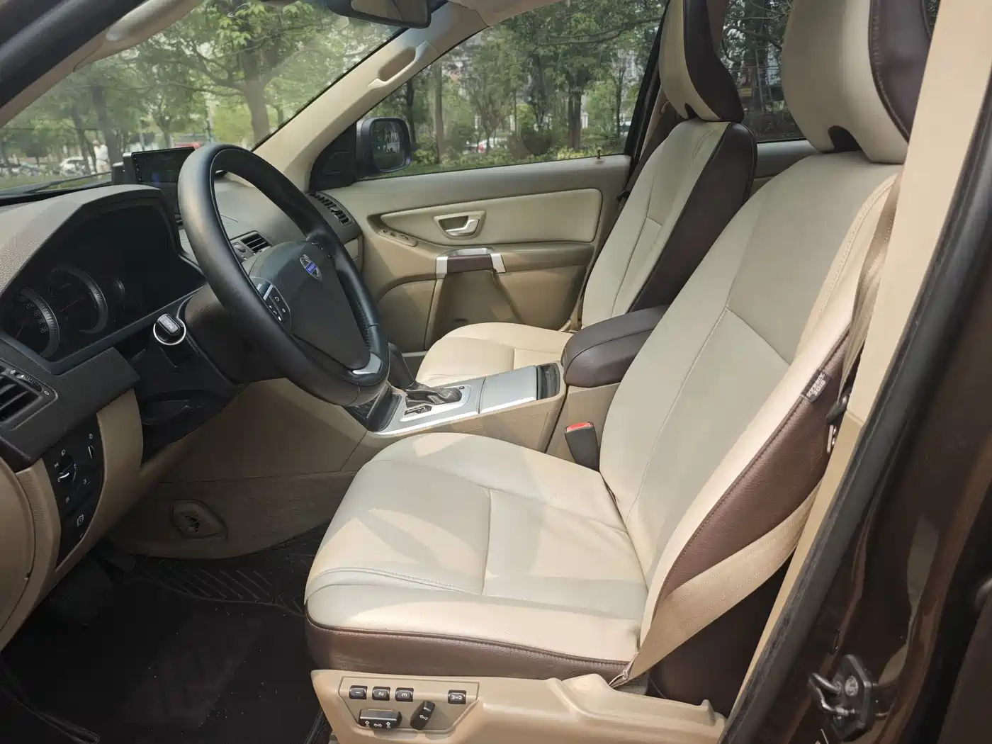 Volvo XC Classic 2015 2014 T5 Luxury Edition