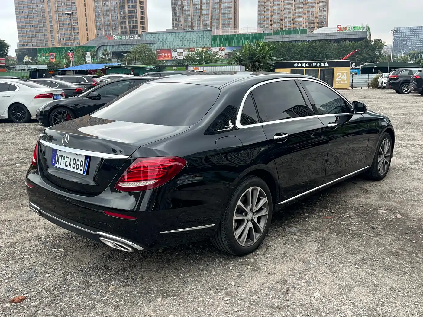 Mercedes-Benz E-Class 2016 E 200 L фото 6
