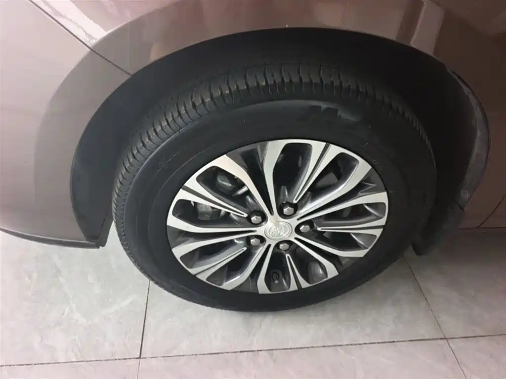 Фото 23 - Buick GL8