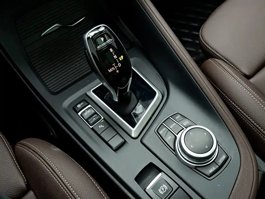 BMW X1 2022 sDrive25Li Leading фото 23