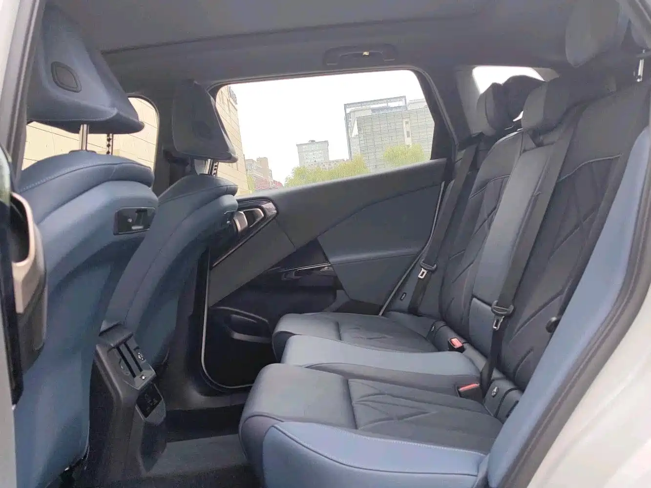 BMW X3 2025 xDrive30L Leading M Sport Package фото 8