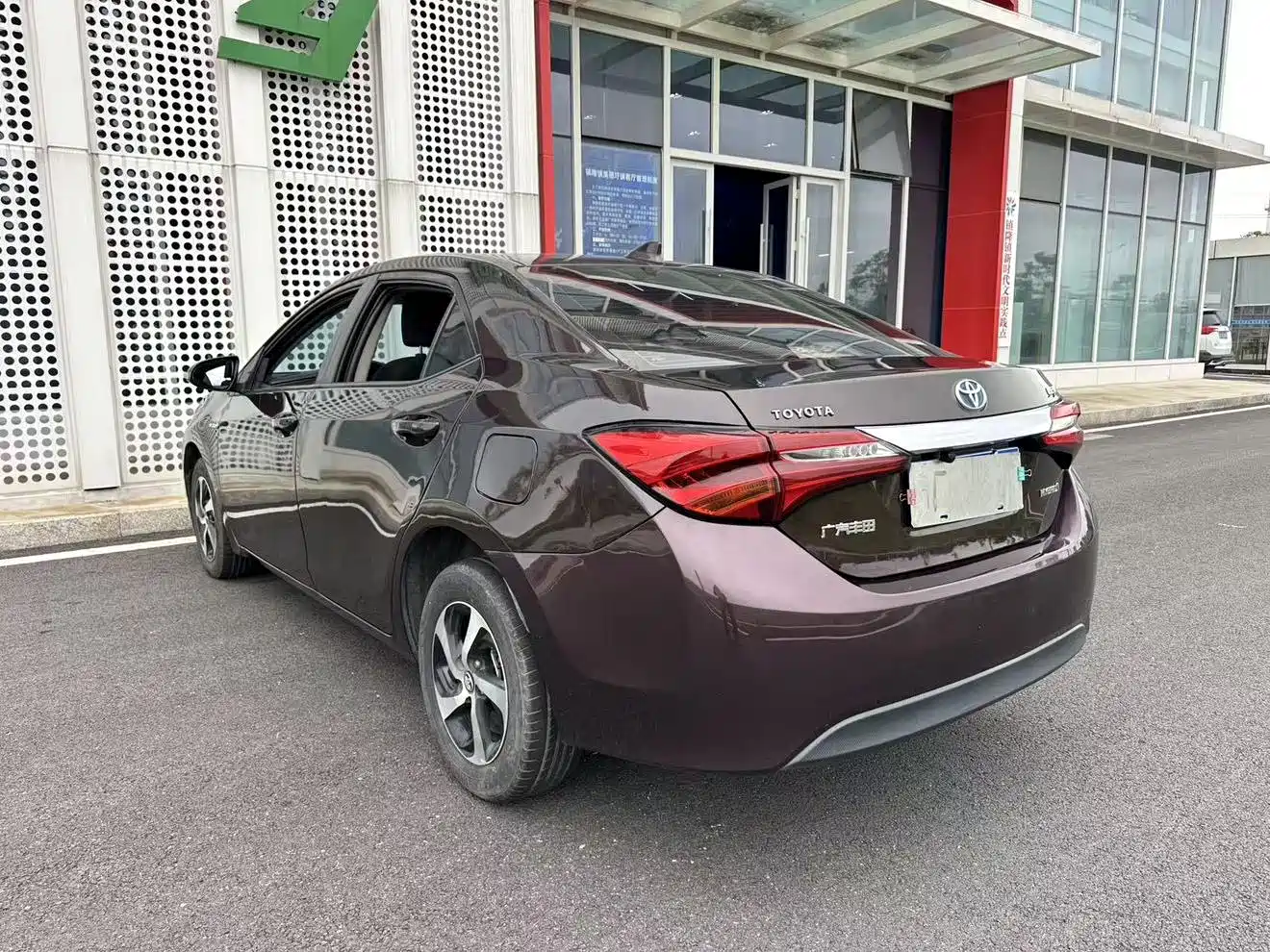 Toyota Levin 2017 Facelift Hybrid 1.8H GS E-CVT Elite Sunroof Edition China V фото 24