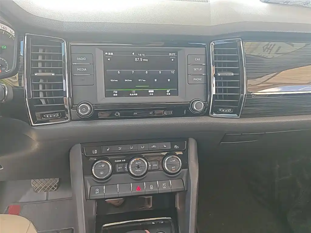 Škoda Kodiaq 2017 TSI330 7-seater 2WD Luxury Edition фото 13