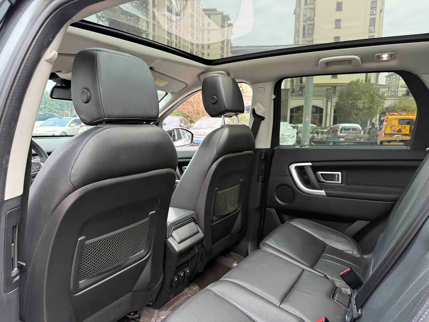 Land Rover Discovery Sport 2018 240PS HSE Edition фото 10