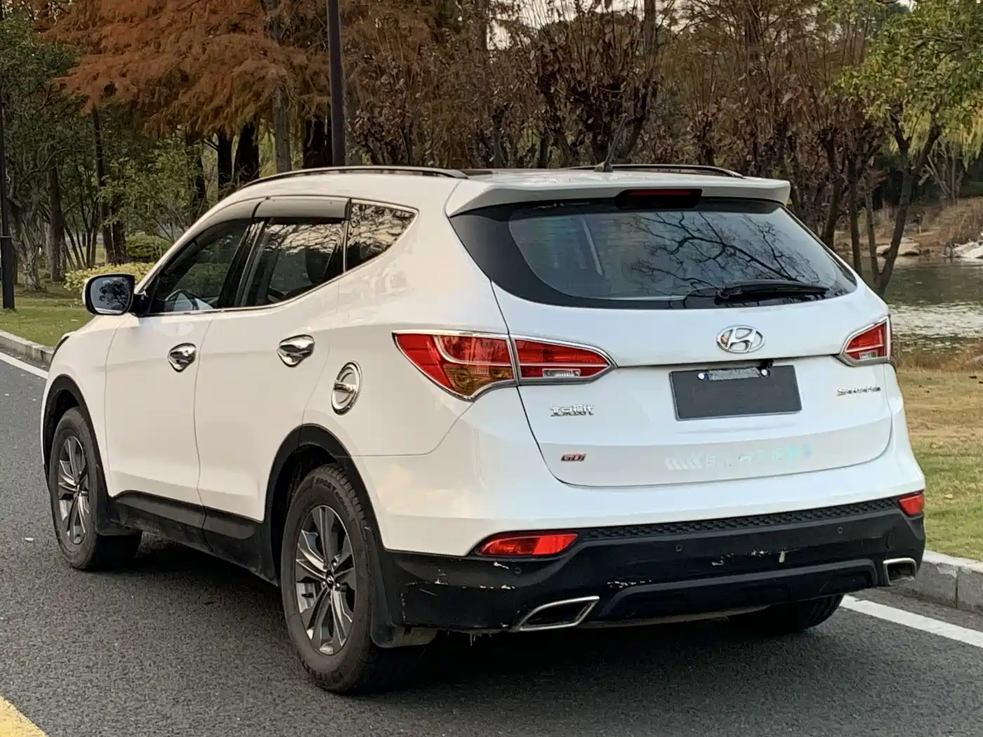 Hyundai Santa Fe 2015 2.4L Automatic 4WD Smart 5-seater фото 4
