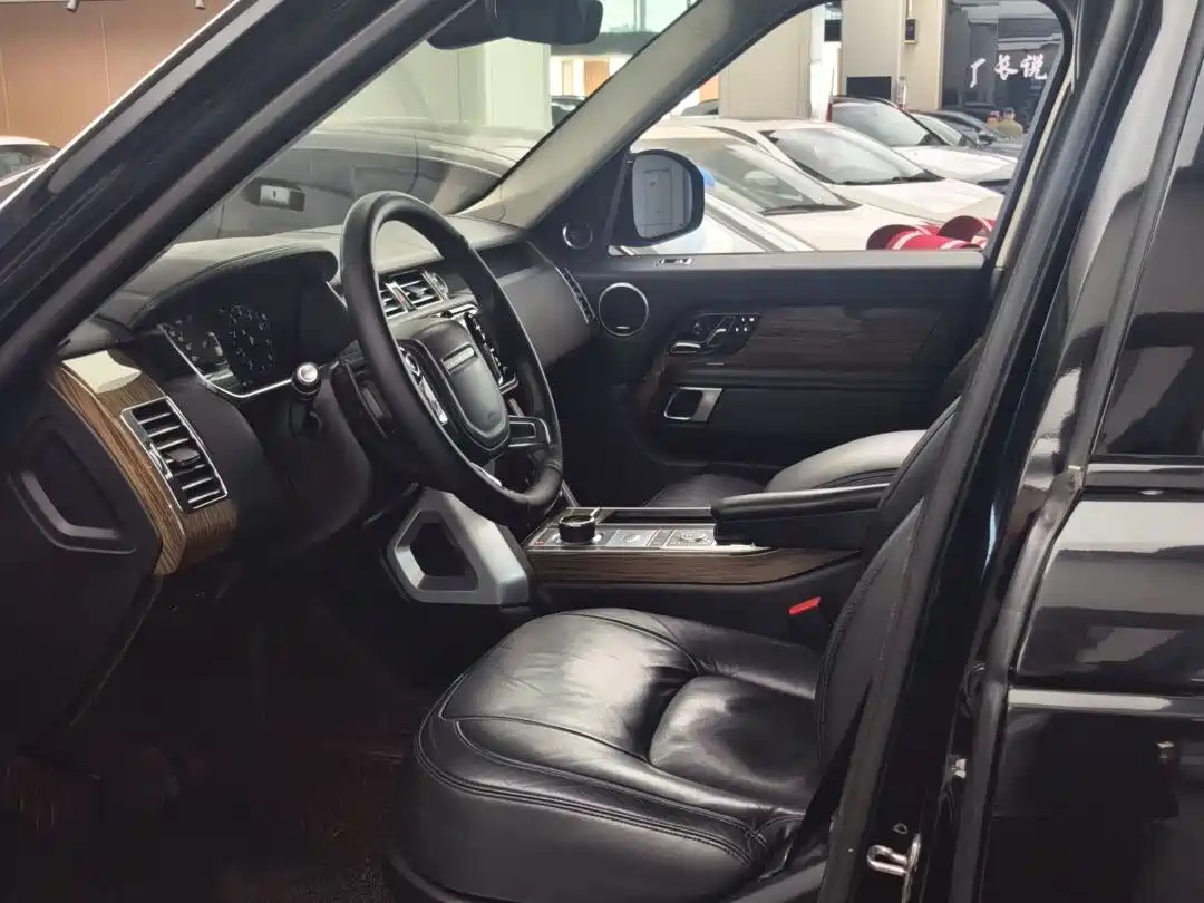 Land Rover Range Rover 2019 3.0 SCV6 Heritage Edition фото 12