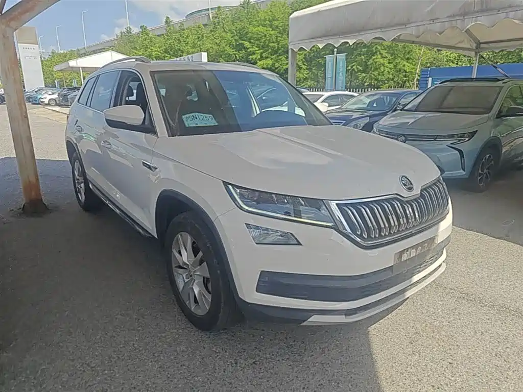 Škoda Kodiaq 2017 TSI330 7-seater 2WD Luxury Edition фото 4