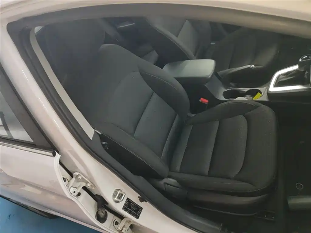 Hyundai Elantra 2016 Model 1.6L Automatic Smart Elite фото 25