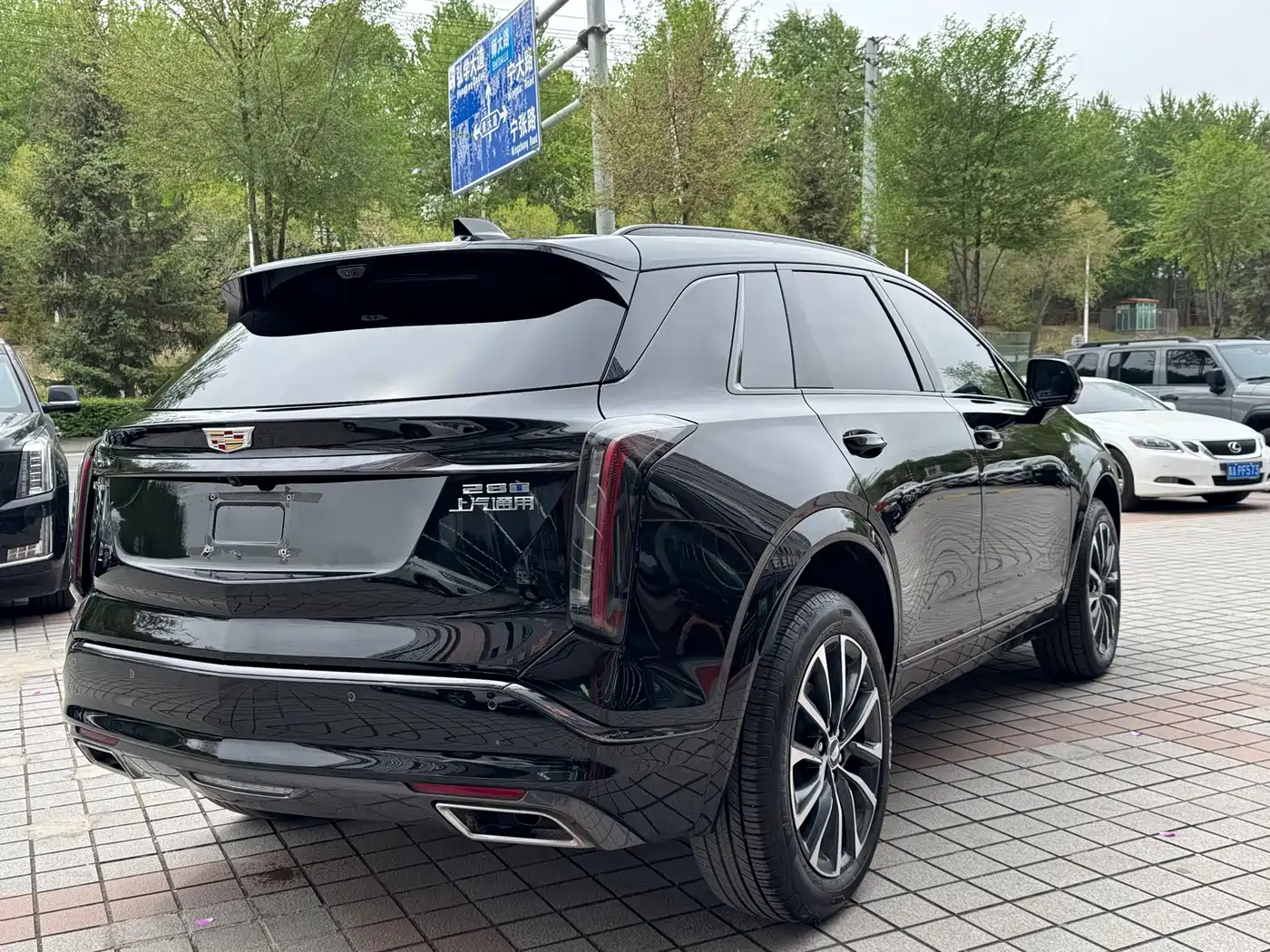 Cadillac XT5 2025 2.0T Premium Model фото 19