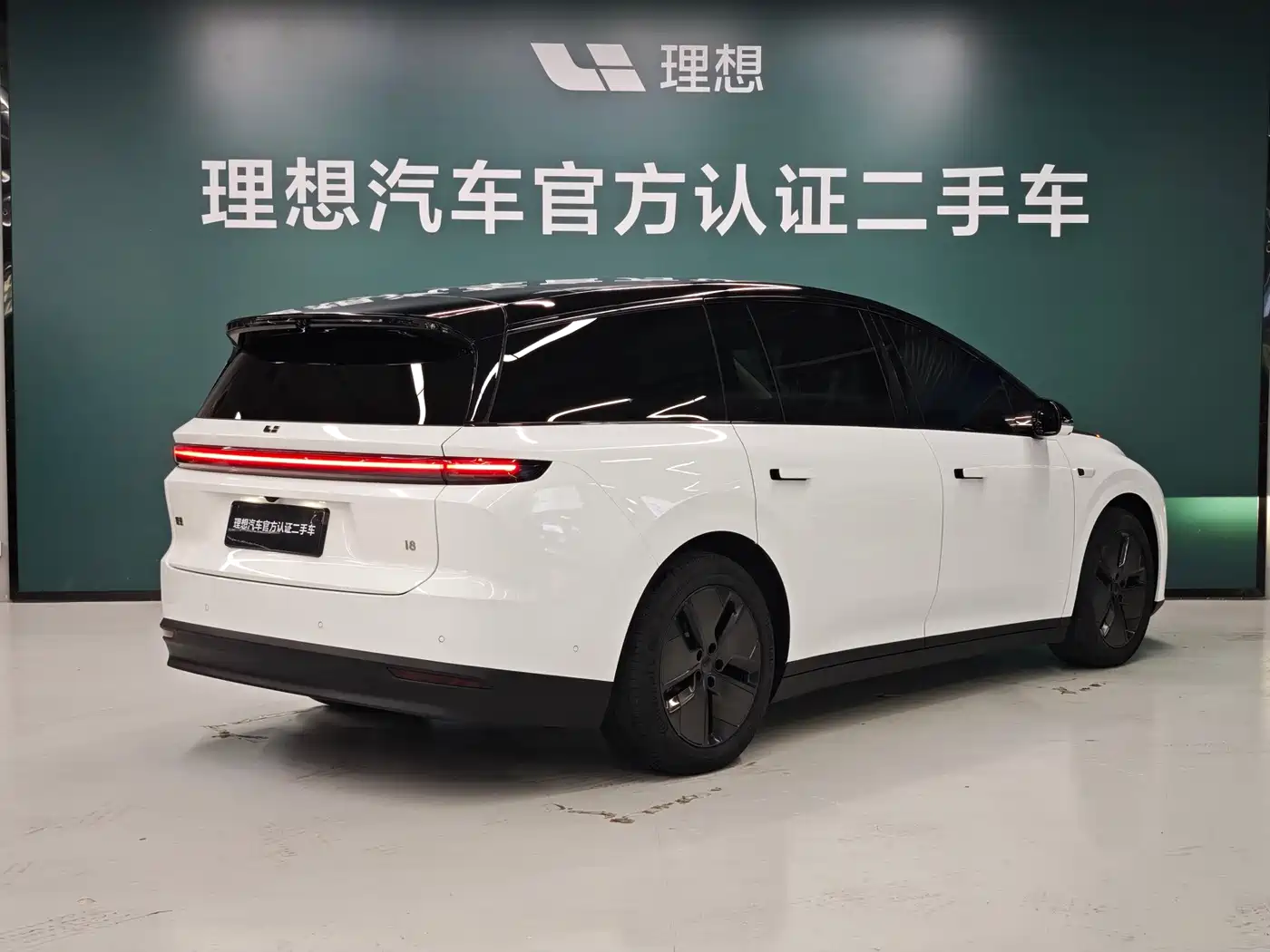 Li Auto Li i8 2025 2025 Standard Edition