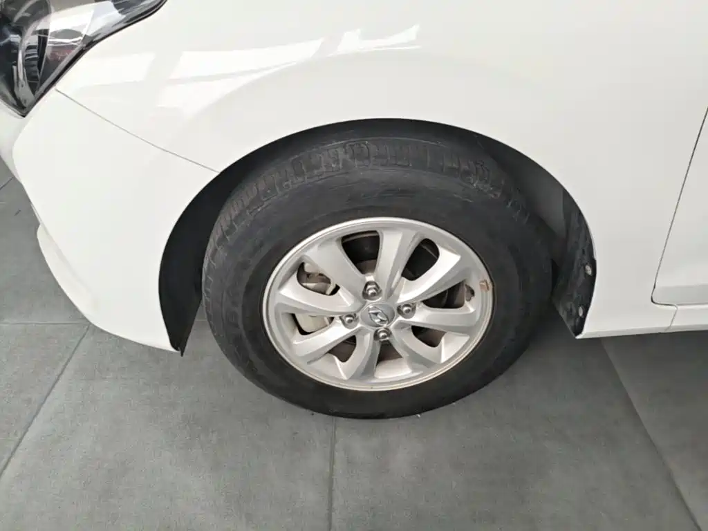 Photo 23 - Hyundai Verna