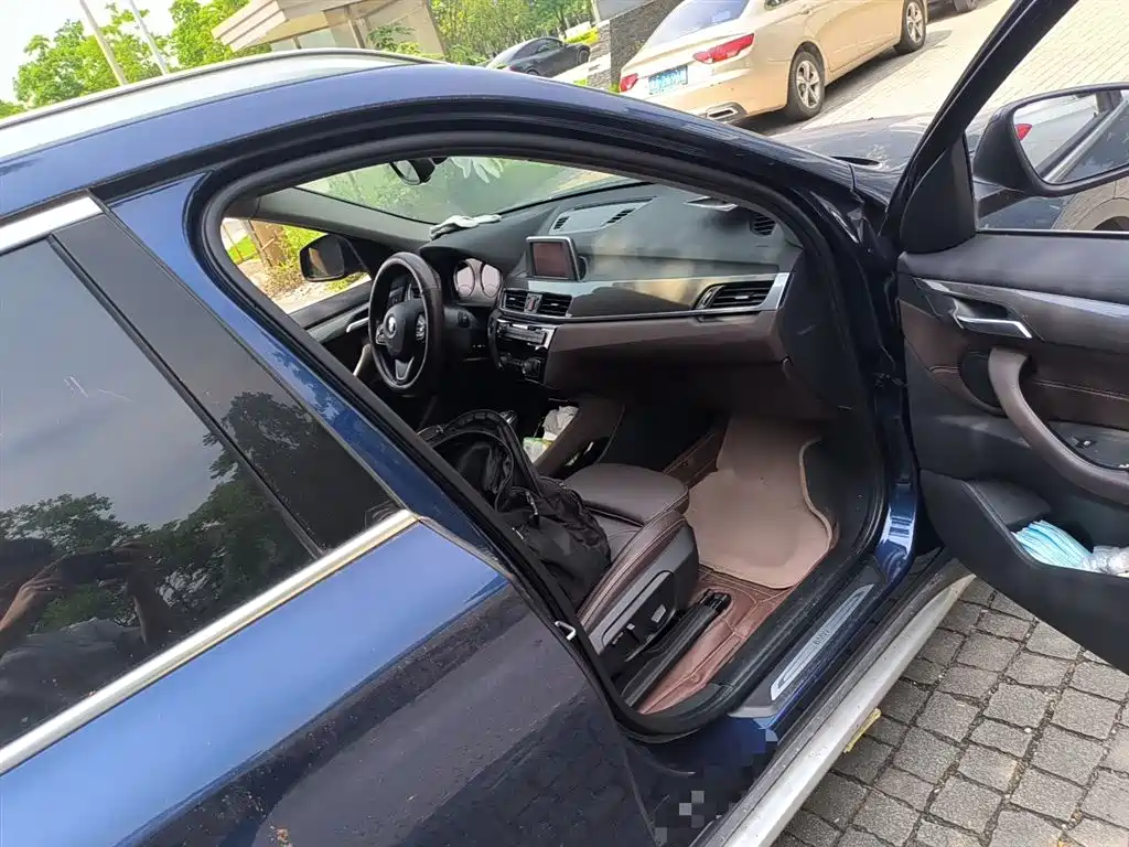 BMW X1 2019 sDrive18Li Premium Model фото 20