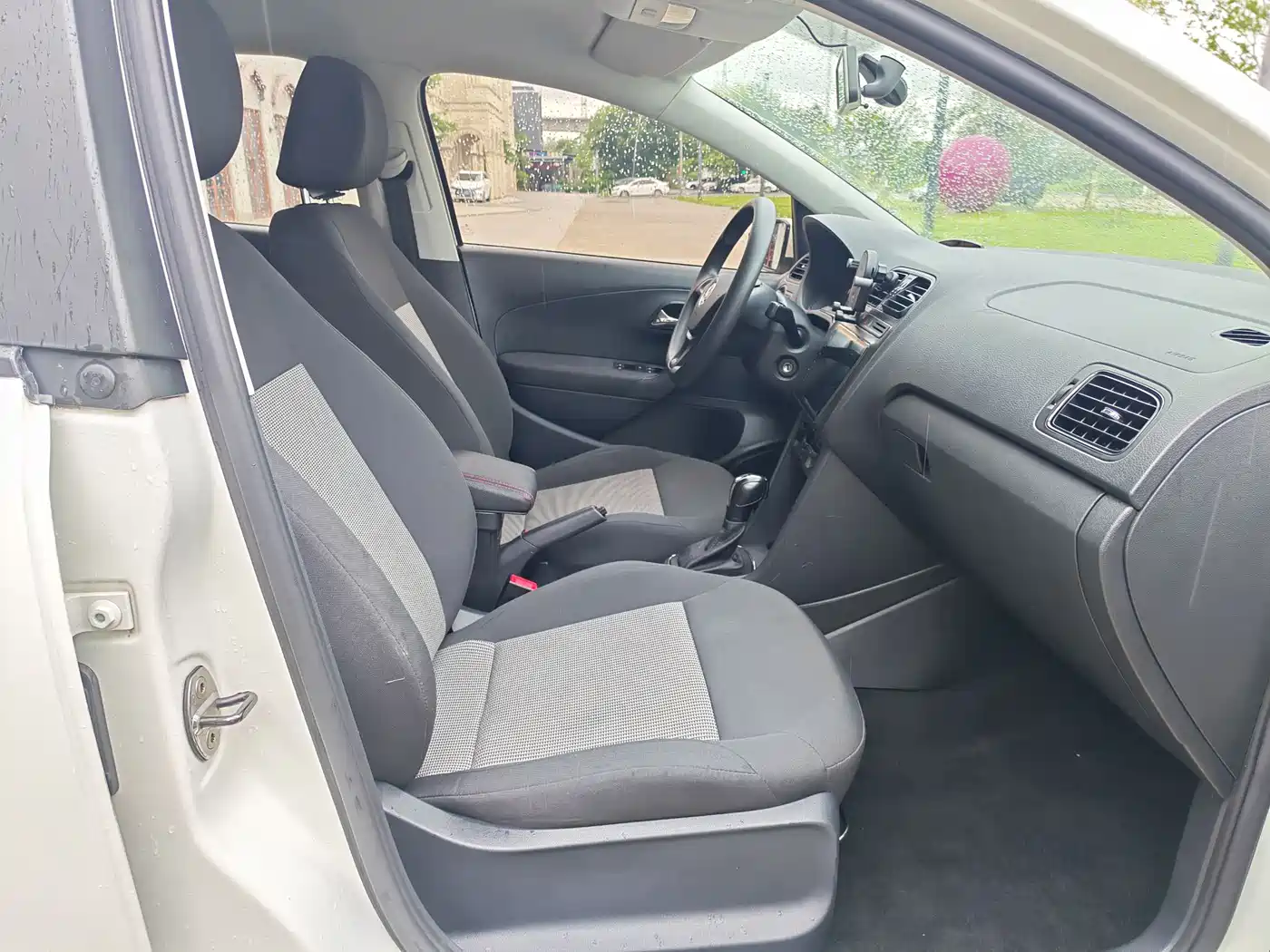 Volkswagen Polo 2018 1.5L Auto Safe Drive фото 8
