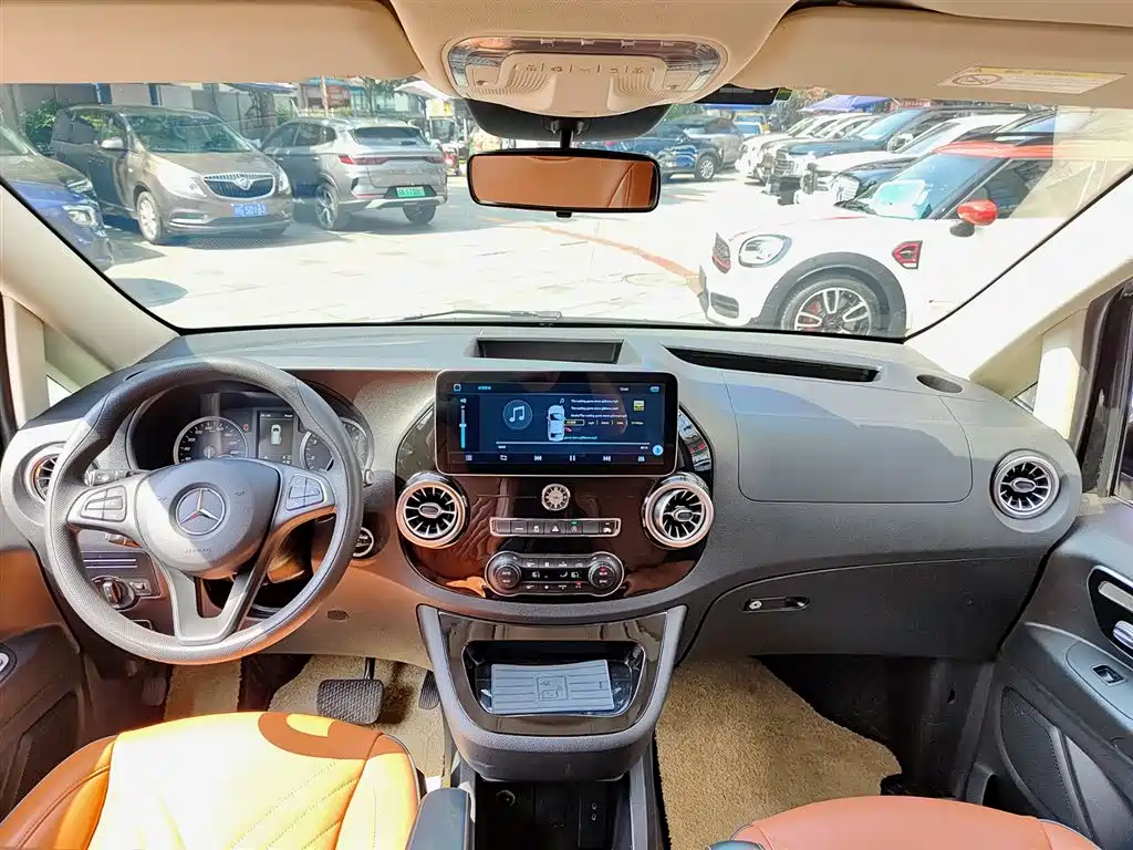 Mercedes-Benz Vito 2023 2.0T Elite 7-Seater фото 9