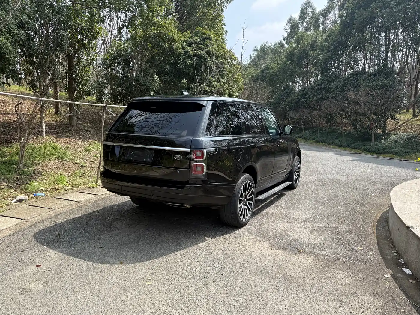 Land Rover Range Rover 2022 3.0 L6 360PS Golden Age Edition фото 13