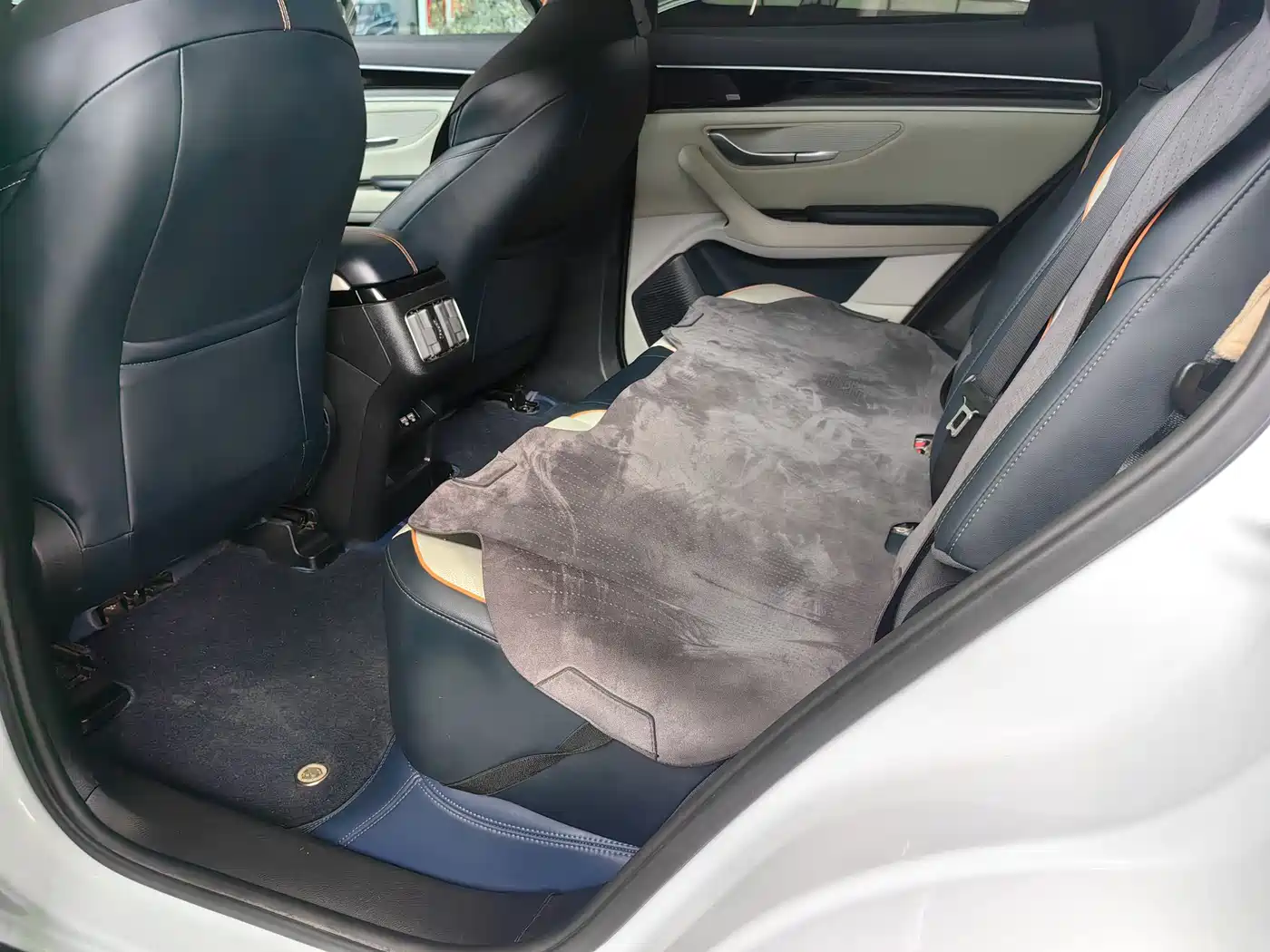 BYD Song PLUS PHEV 2021 DM-i 51KM Honor фото 9