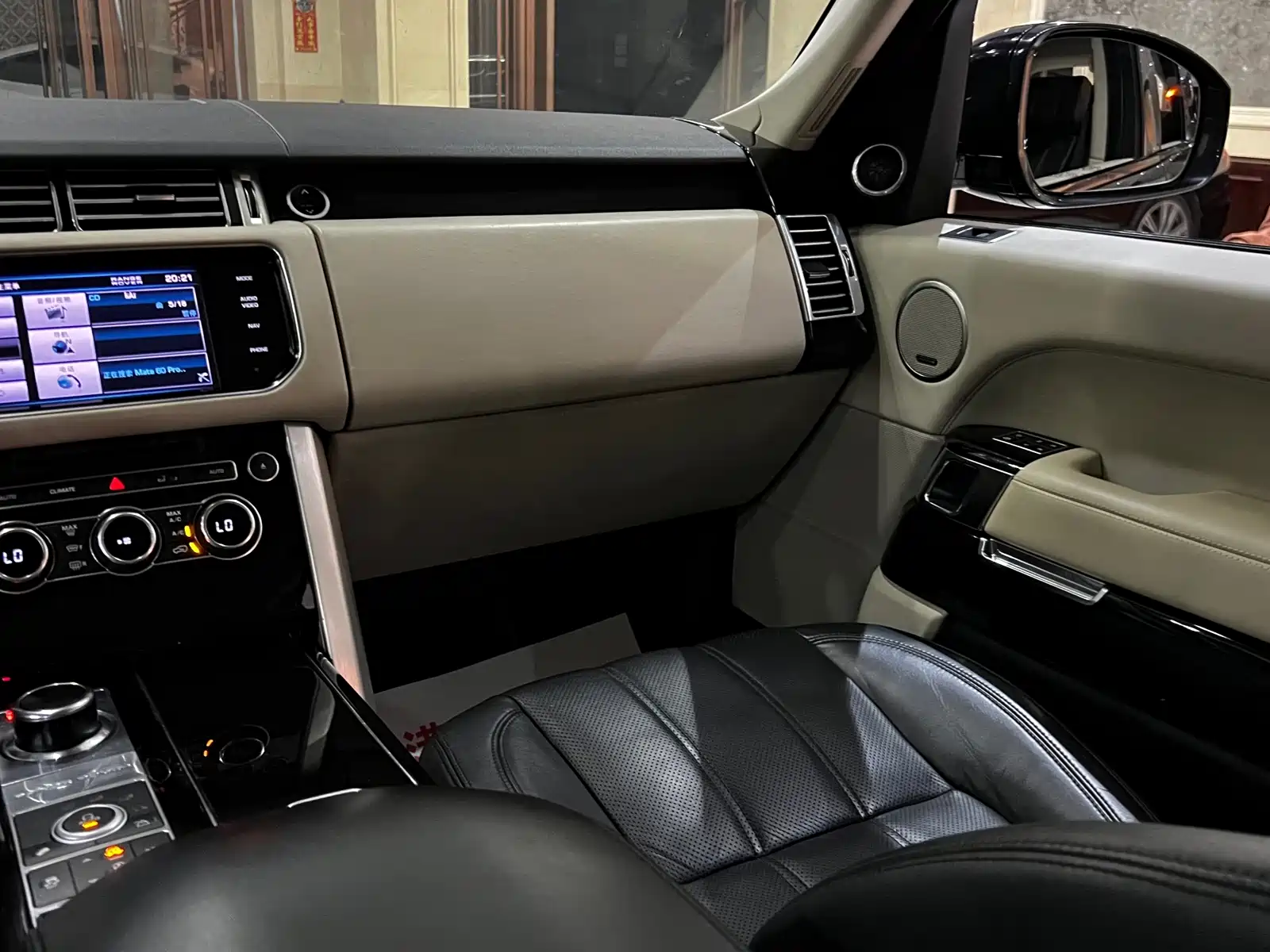 Фото 21 - Land Rover Range Rover