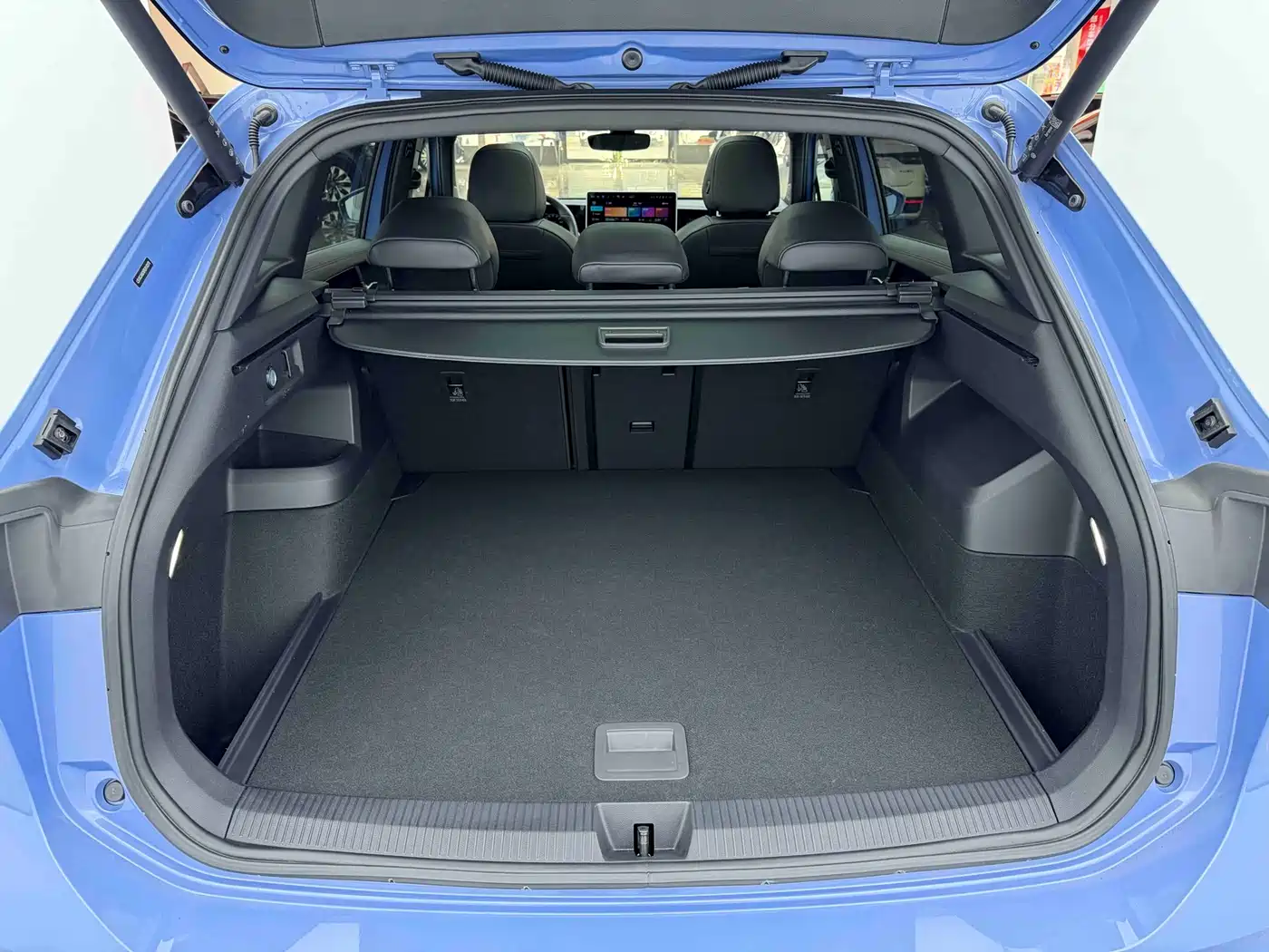Volkswagen Tiguan L 2024 PRO 380TSI 4WD R-Line Premium Edition фото 27