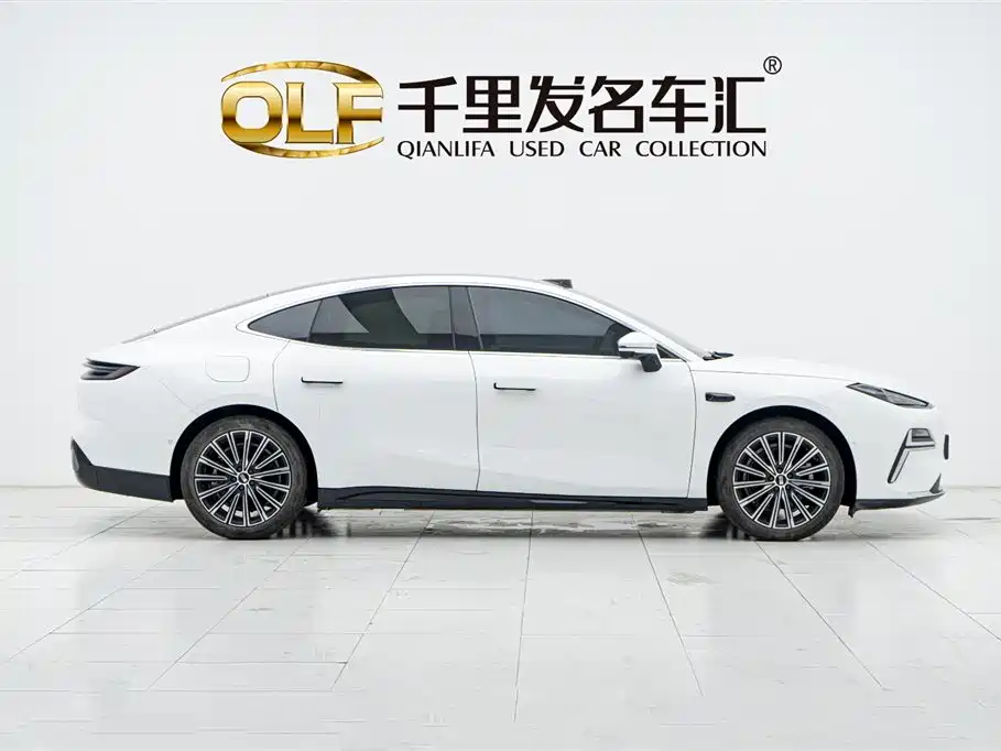 Geely Galaxy Galaxy Xingyao 8 2025 130km EM-P Starship Edition фото 8