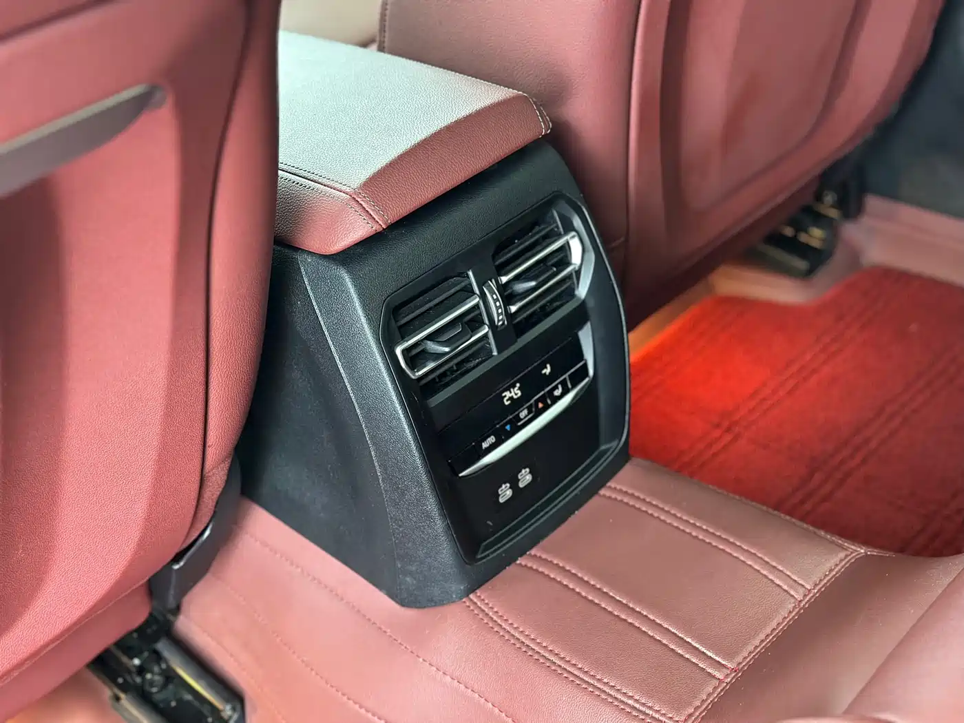 BMW 3 Series 2024 325Li M Sport Package фото 10