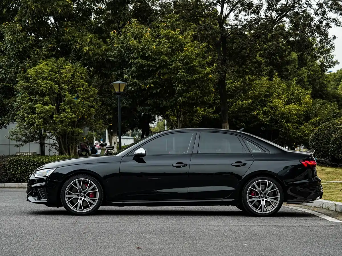 Фото 3 - Audi S4