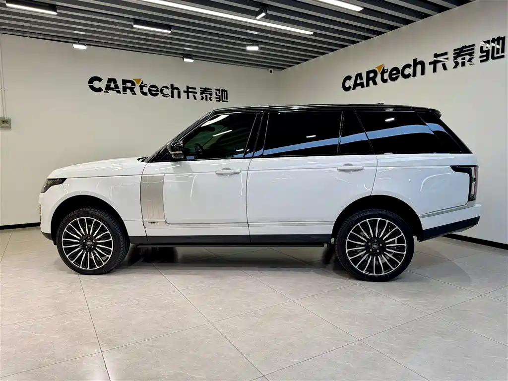 Land Rover Range Rover 2021 3.0 L6 Heritage Extended Classic Edition фото 8
