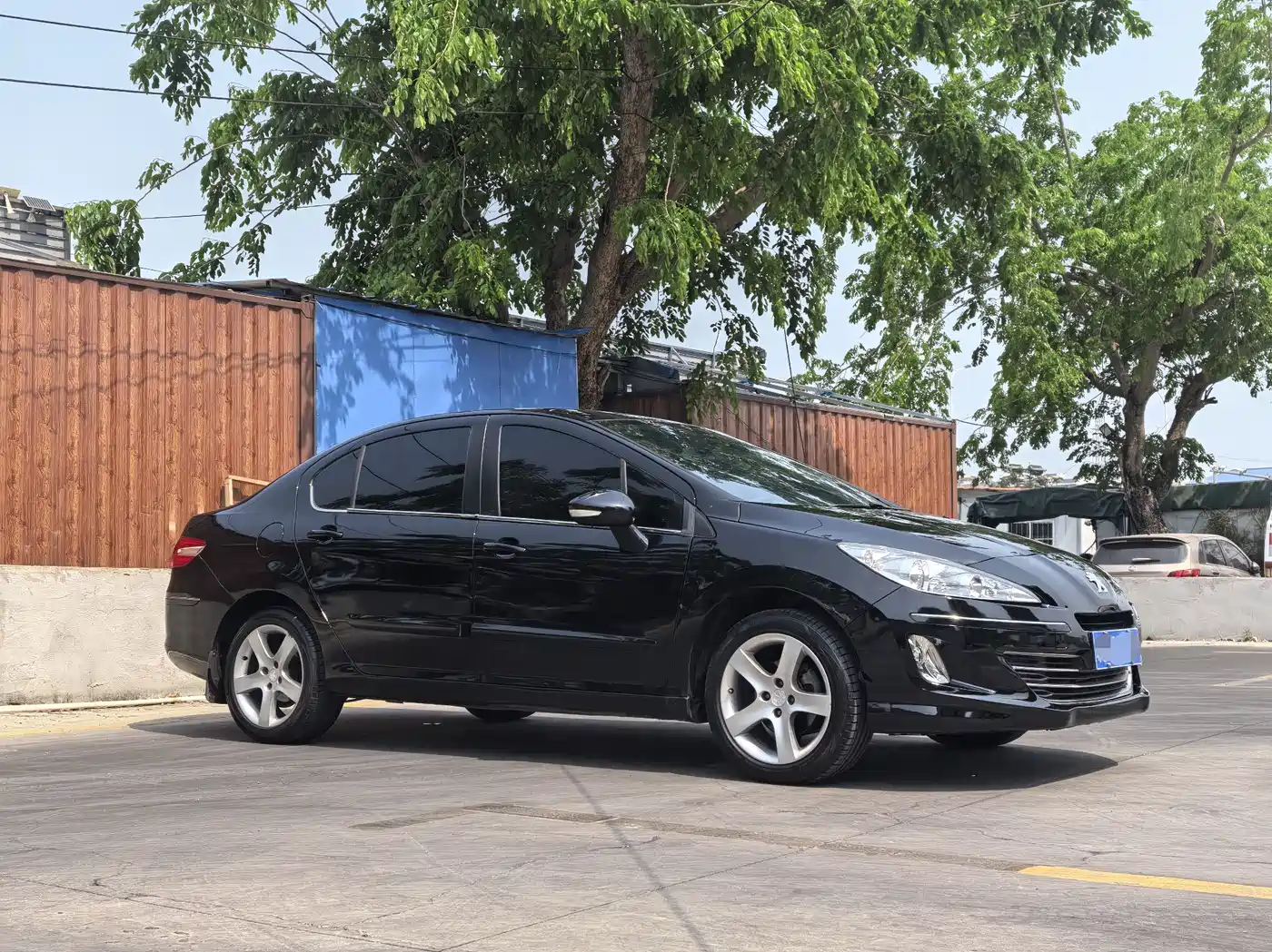 Peugeot 408 2013 2.0L Automatic Comfort Edition фото 3