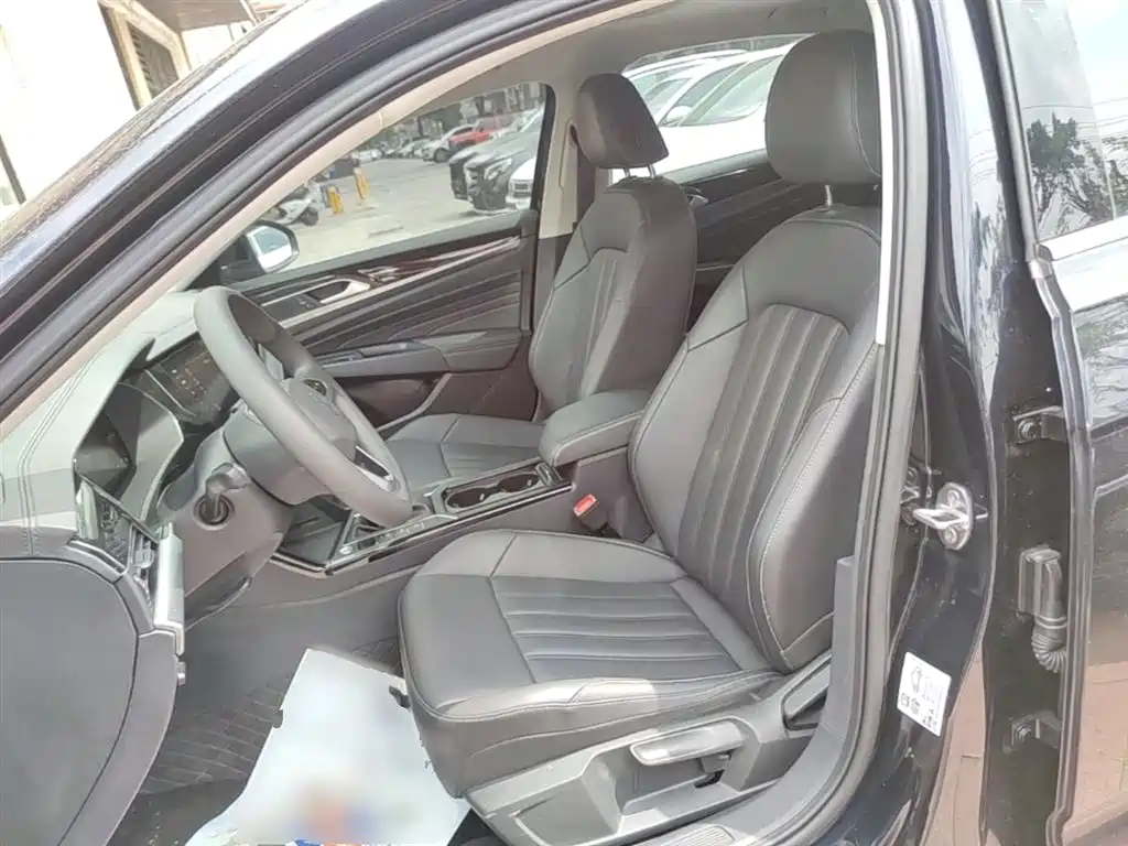 Volkswagen Passat 2024 280TSI Business Edition фото 15