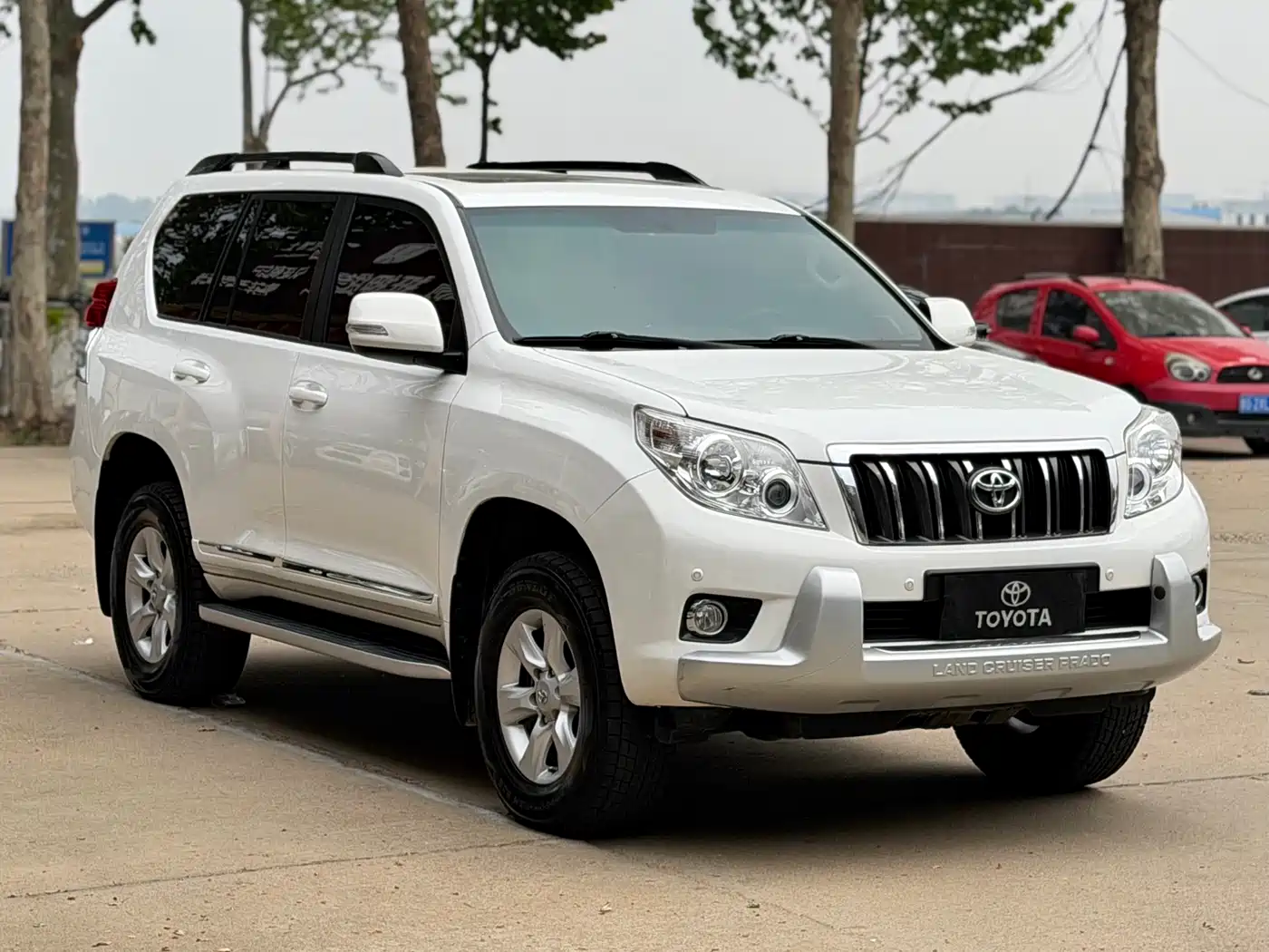 Toyota Prado 2010 4.0L Automatic TX-L NAVI фото 3