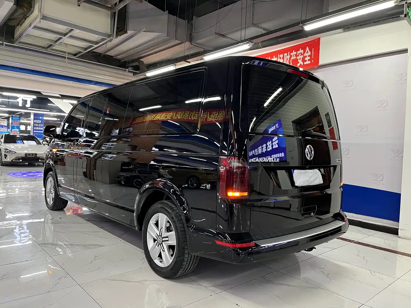 Volkswagen Caravelle 2019 2.0TSI 4WD Comfort 7-seater фото 3