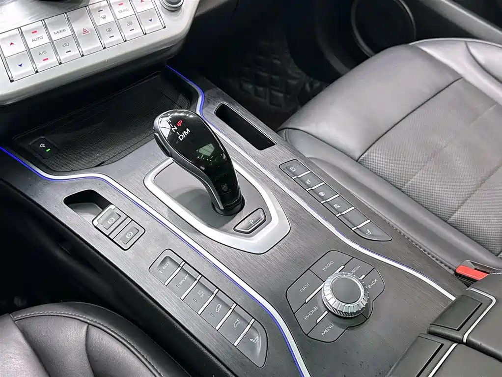 WEI PAI WEI BRAND VV7