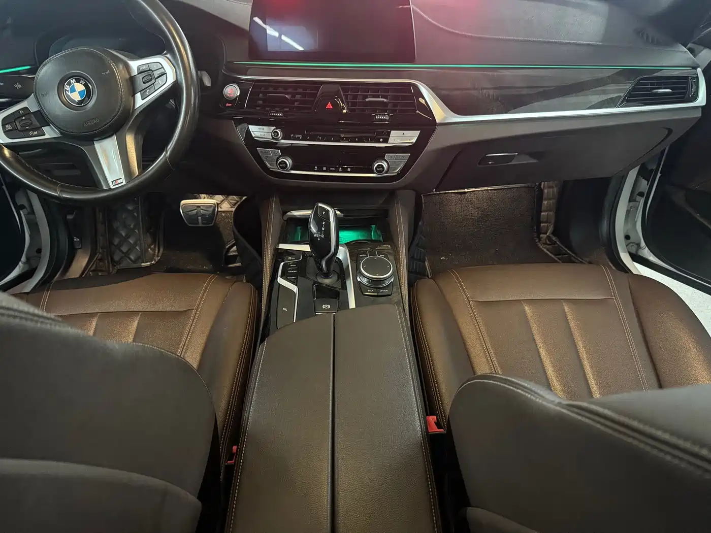 BMW 5 Series 2019 525Li M Sport Package фото 10