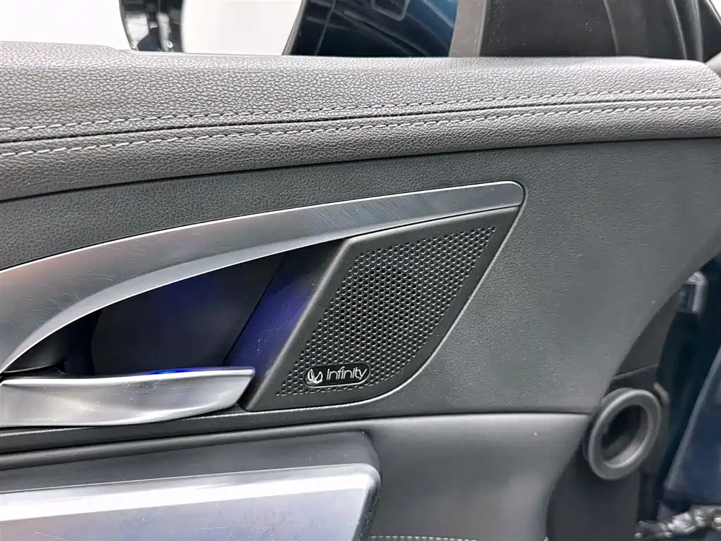 WEI PAI WEI BRAND VV7