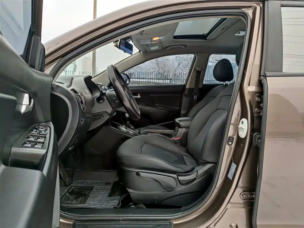 Kia Sportage 2016 2.0L Automatic 2WD GL фото 7