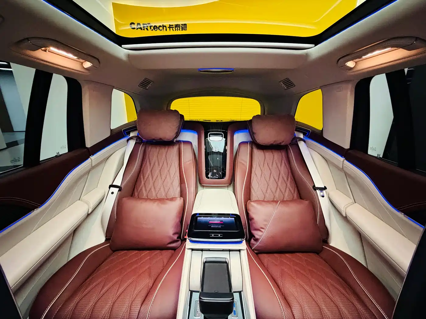 Mercedes-Benz Maybach GLS 2025 GLS 600 4MATIC Polar Night Edition фото 14