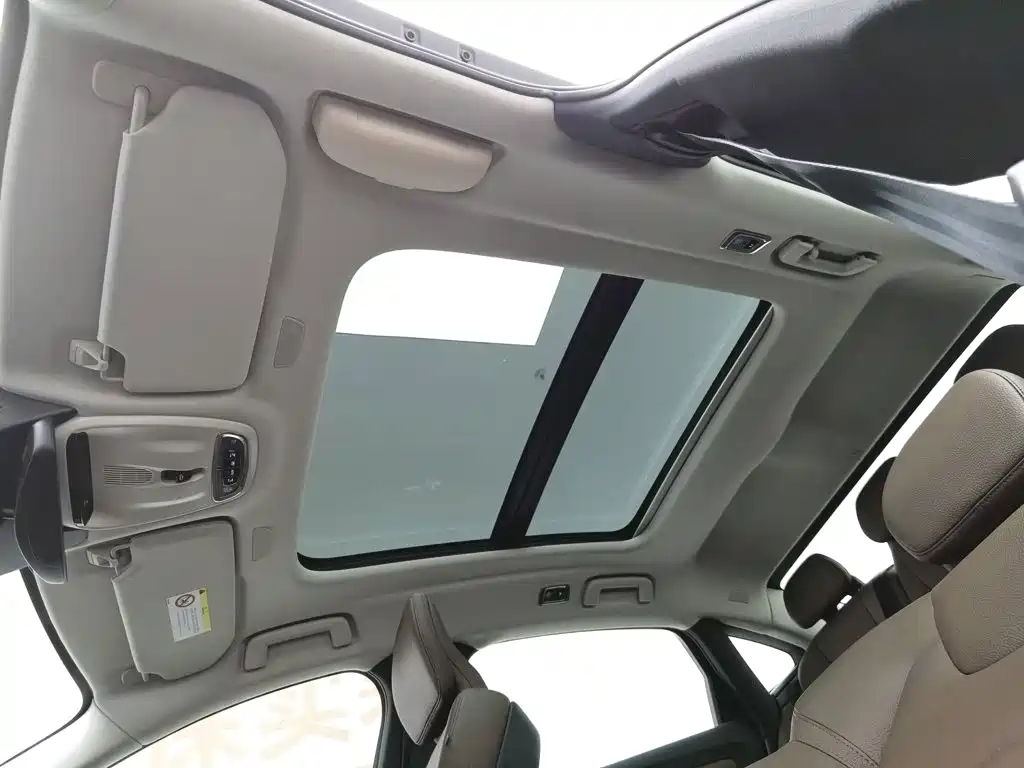 صورة 14 - Volvo S90 Plug-in Hybrid