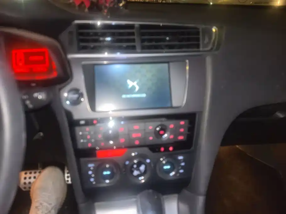 DS 6 2015 2014 1.6T Luxury Edition THP200