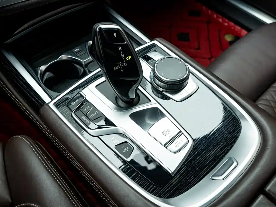 BMW 7 Series 2021 Model 730Li M Sport Package фото 25