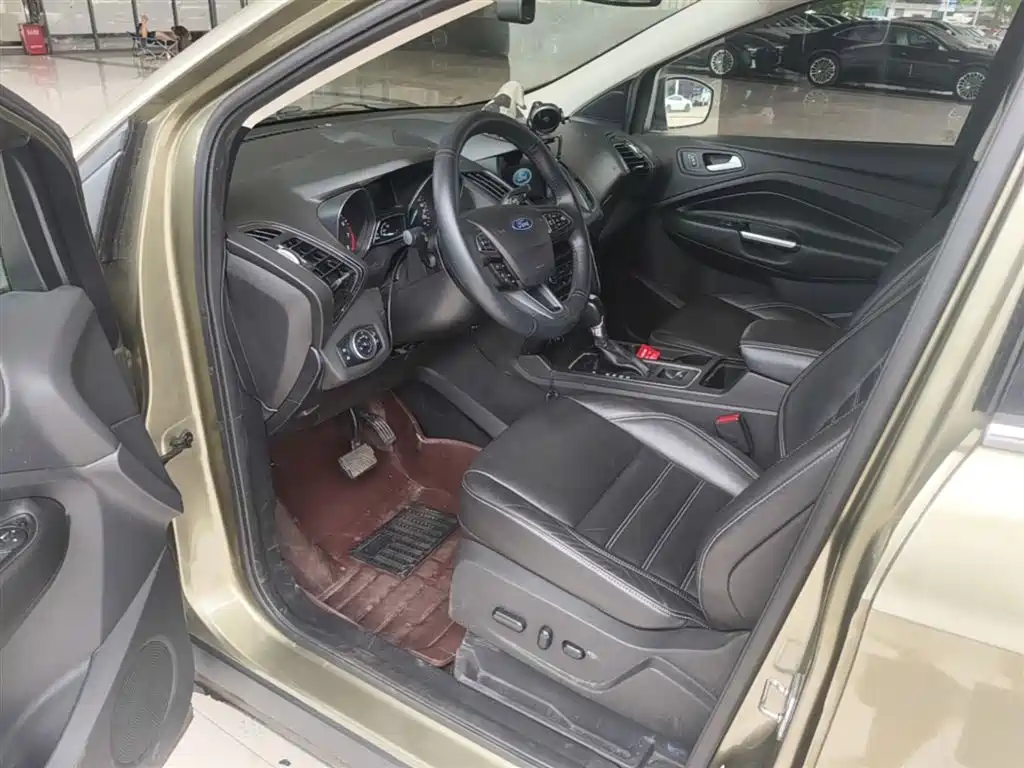 Photo 16 - Ford Kuga