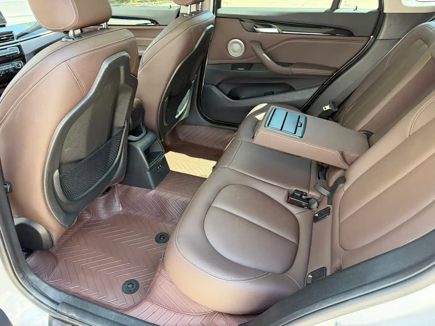 BMW X1 2022 sDrive20Li Fashion фото 11