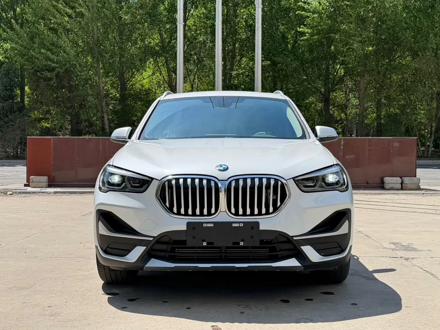 BMW X1 2022 sDrive20Li Fashion фото 2