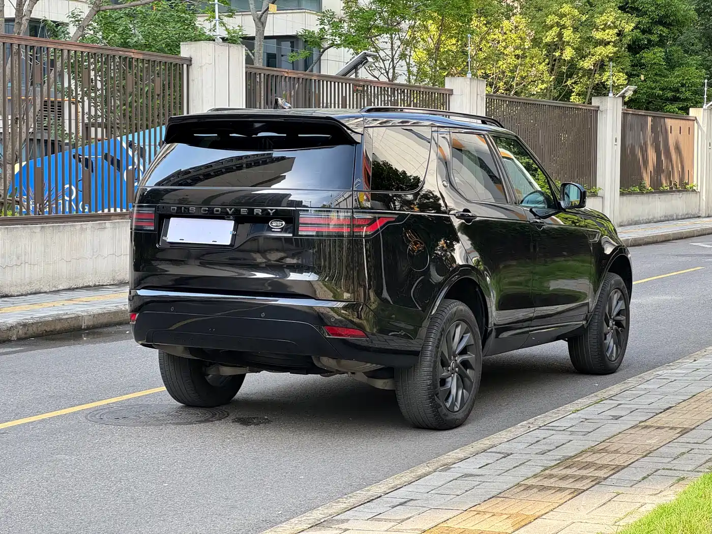 Land Rover Discovery 2023 Facelift 360PS R-Dynamic S фото 11