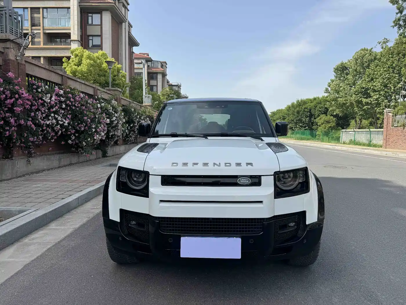 Land Rover Defender 2023 Model 110 3.0T P400 X-DYNAMIC HSE фото 2
