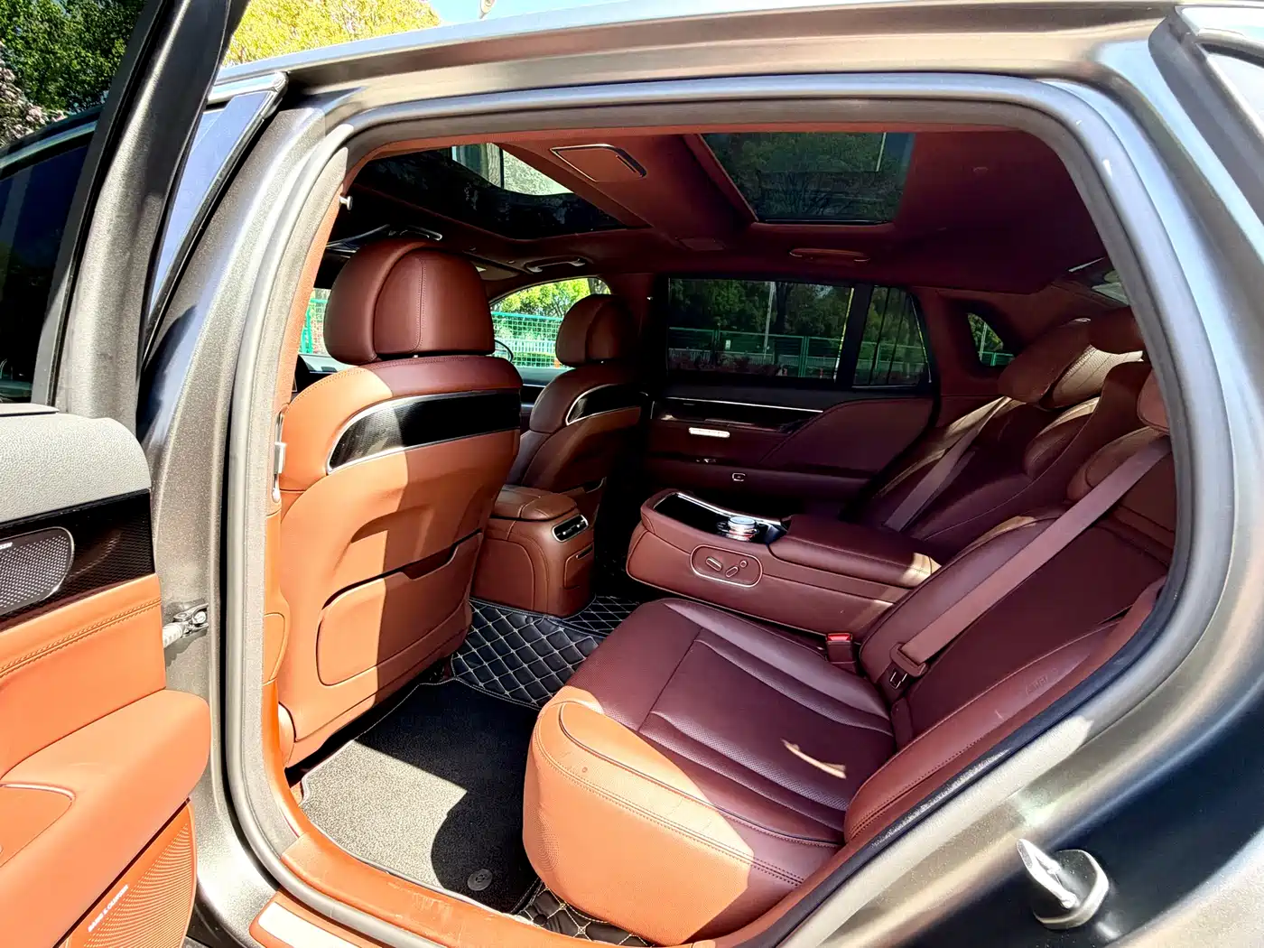 Genesis G90 2023 3.5T Luxury Version фото 13